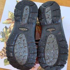 Keen hiking shoes